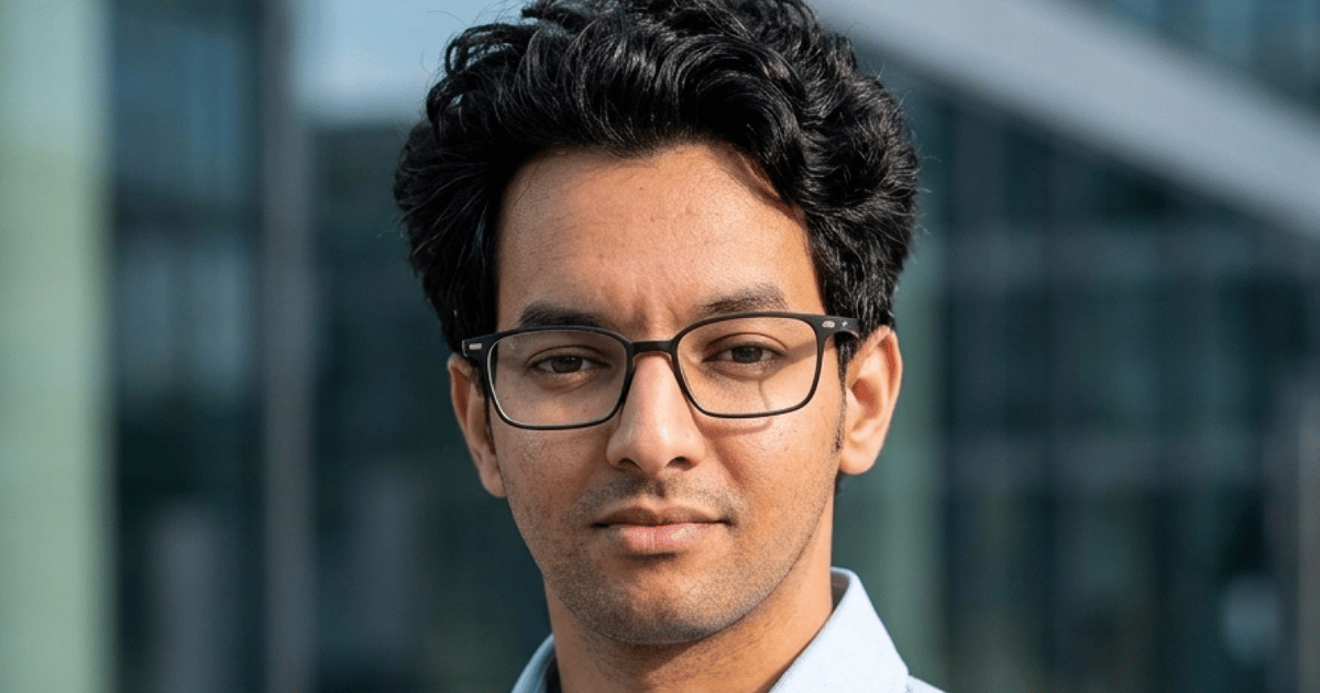 „Stimme für säkulare Freiheit” – Yahya Ekhou wird Palm-Preisträger 2026
